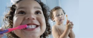 Como cuidar los dientes de los hijos