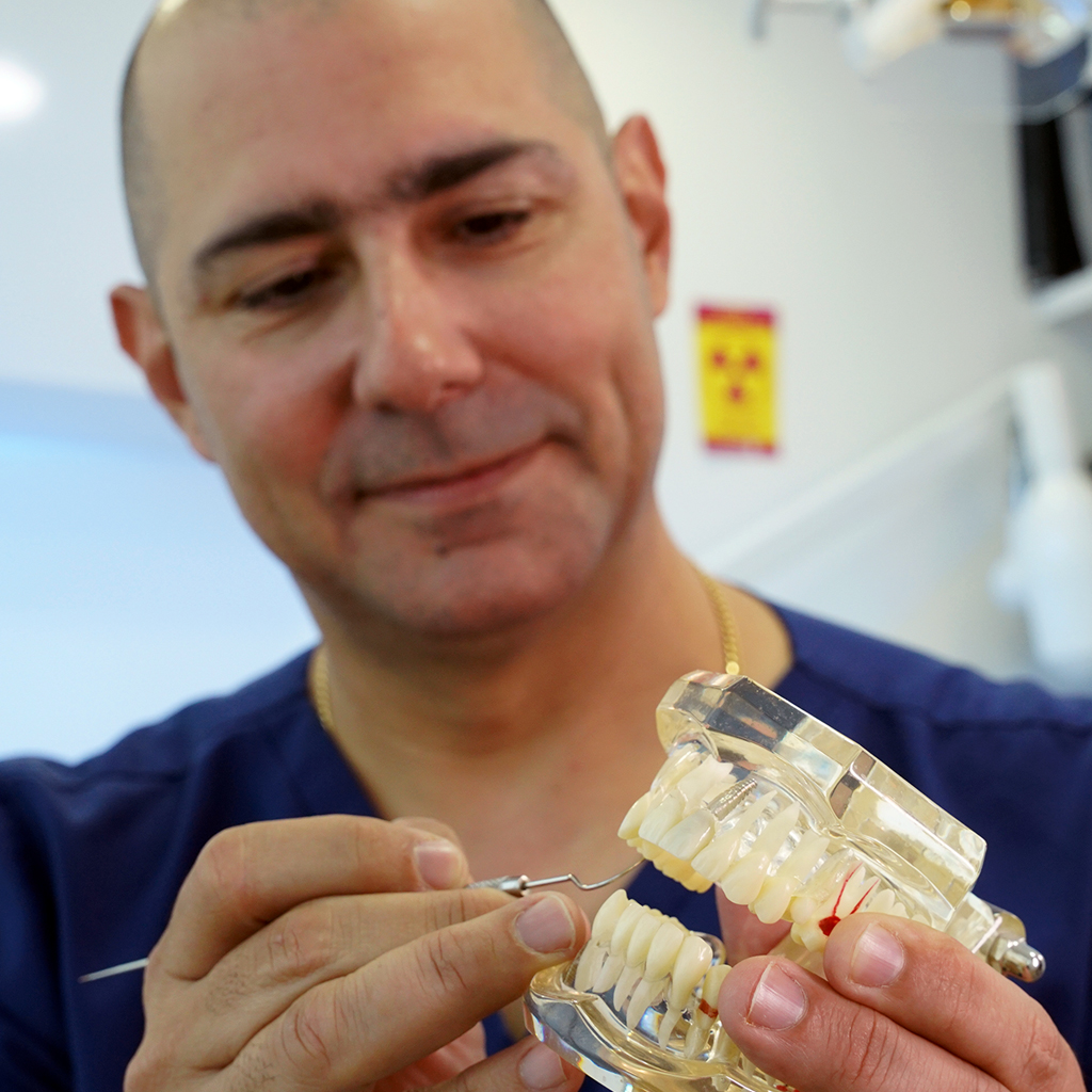 AyA-Odontólogos-Especialistas-Consultorio-Periodoncia-1